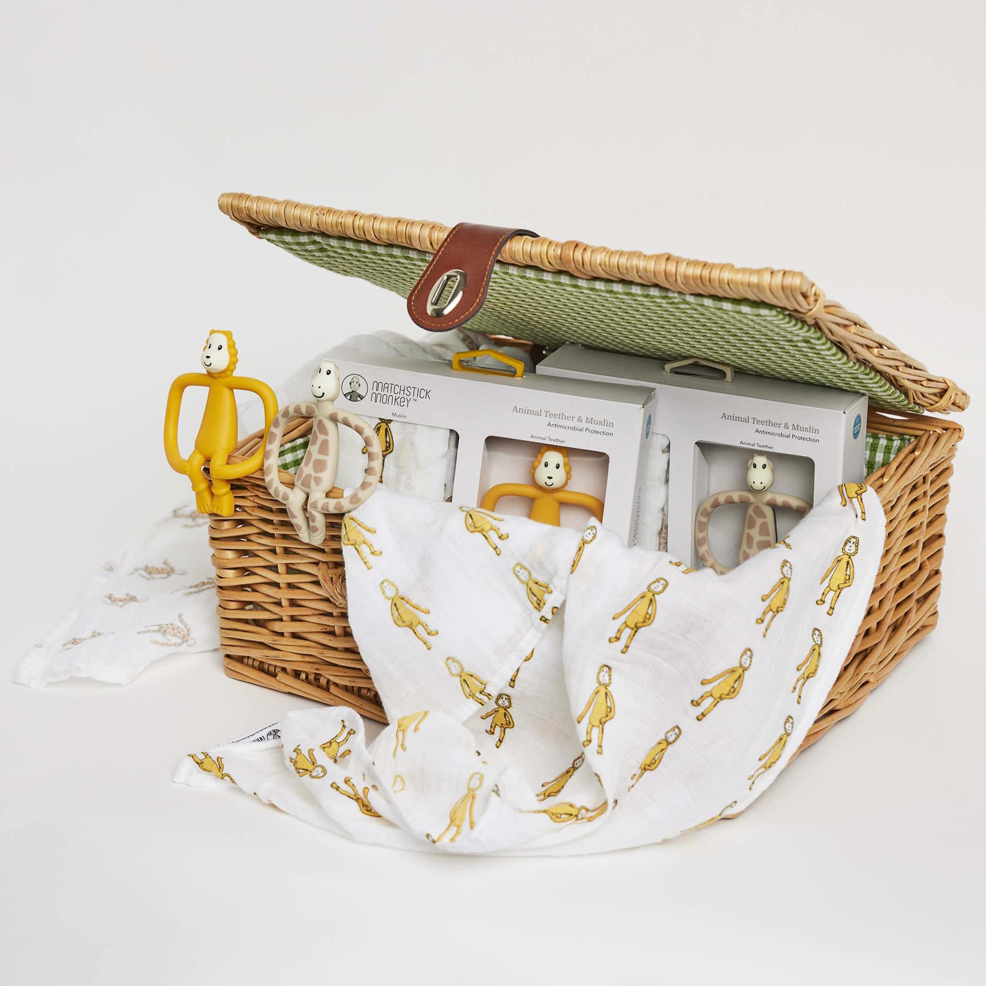 04_MM_Animal-Muslin-Gift-Set_Giraffe_LS_01