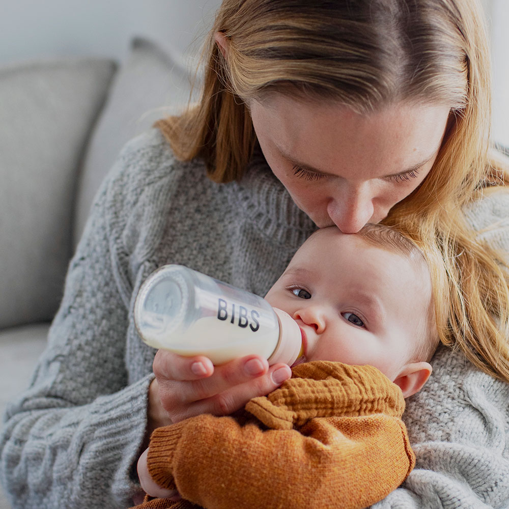BIBS-Baby-Bottle-sklenena-flasa-110-ml_krmenie_squar