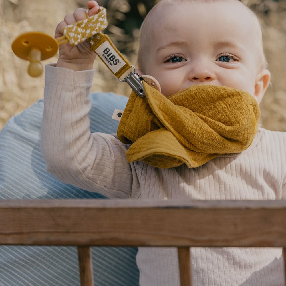 BIBS-Bandana-slintacikPaci-Braid-klip_mustard6-1