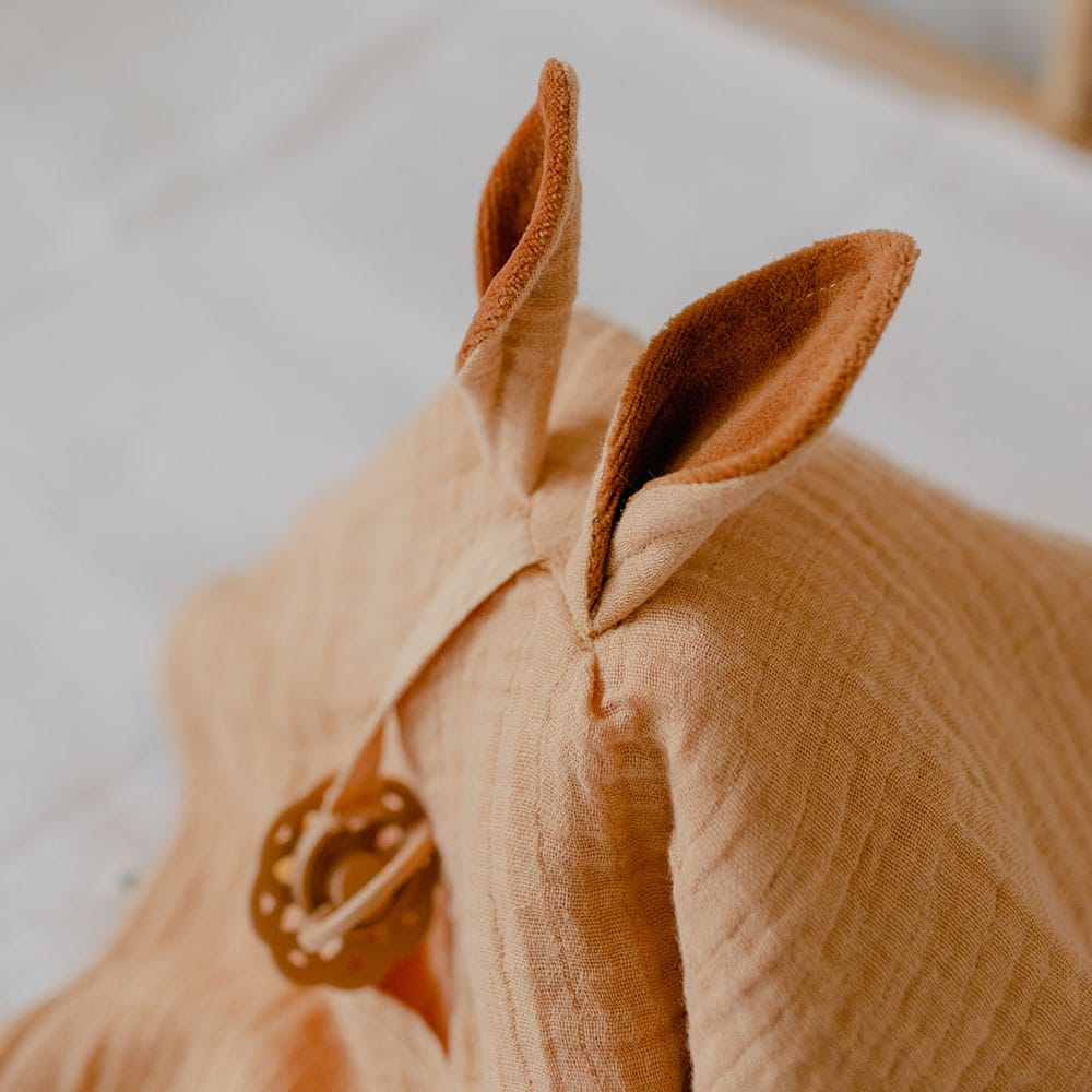 BIBS-Kangaroo-maznacik-z-BIO-bavlny_desert-sand_square