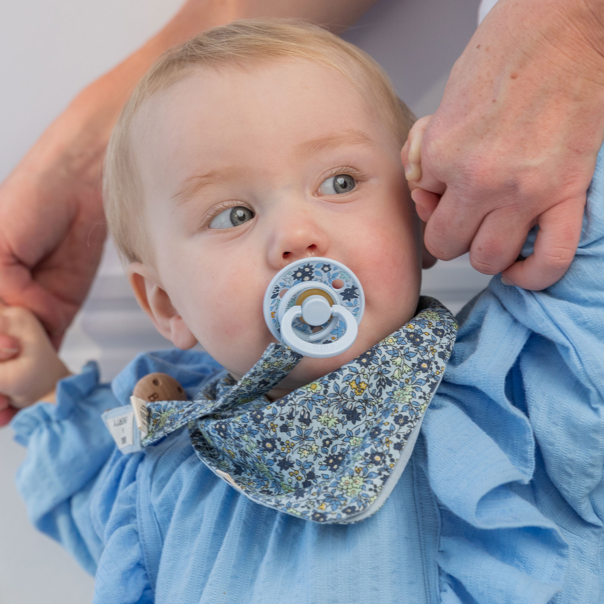 BIBSxLIBERTY-Colour-cumlikslintacik_BabyBlue_square